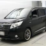 Toyota Noah Hybrid X 2014