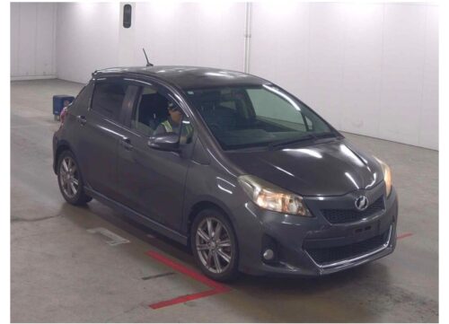 Toyota Vitz 5D RS 2011