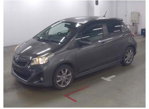 Toyota Vitz 5D RS 2011 - Imagen 2