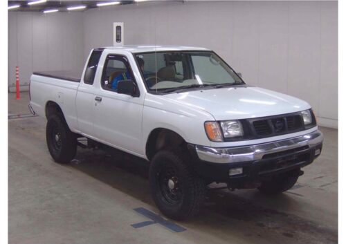 Nissan Datsun Truck King Cab AX 2000