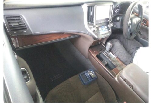 Toyota Crown Royal Saloon 2013 - Imagen 5
