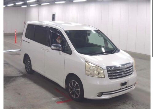 Toyota Noah YY 2010