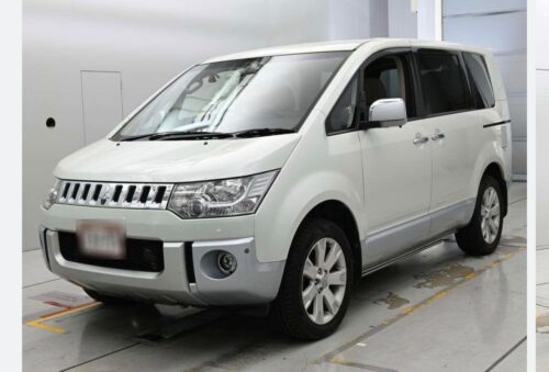 Mitsubishi Delica D5 D Premium 4WD 2014
