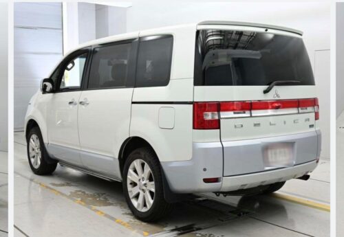 Mitsubishi Delica D5 D Premium 4WD 2014 - Imagen 3