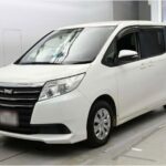Toyota Noah X Delight Plus 2015