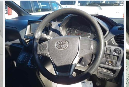 Toyota Noah X Delight Plus 2015 - Imagen 5
