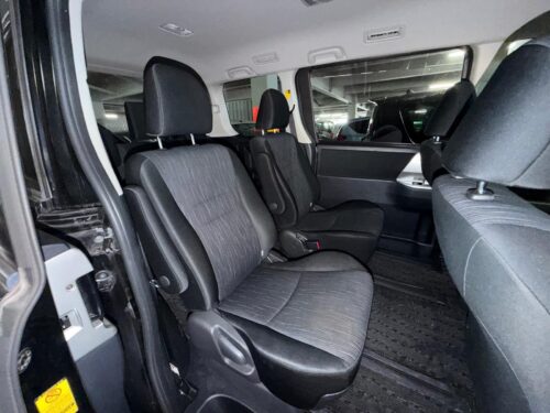 Toyota Voxy ZS 2011 - Imagen 5