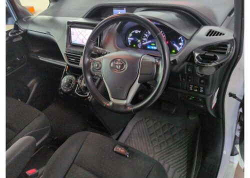 Toyota Voxy Hybrid V 2018 - Imagen 5