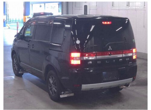 Mitsubishi Delica D5 4WD D Power Package 2014 - Imagen 3