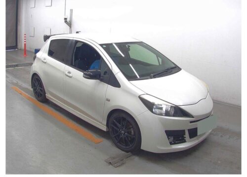 Toyota Vitz RS G's Smart Package 2015 (Blanco)