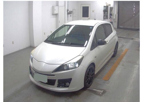 Toyota Vitz RS G's Smart Package 2015 (Blanco) - Imagen 2
