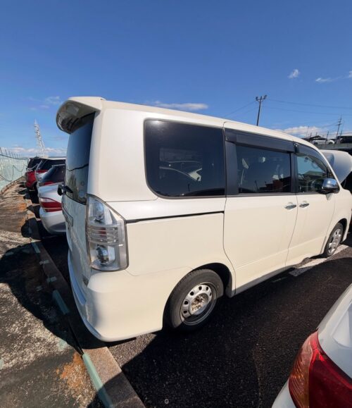 Toyota Voxy Z 2009 - Imagen 3