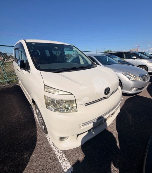 Toyota Voxy Z 2009