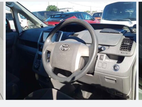 Toyota Voxy X L Edition 2009 - Imagen 5