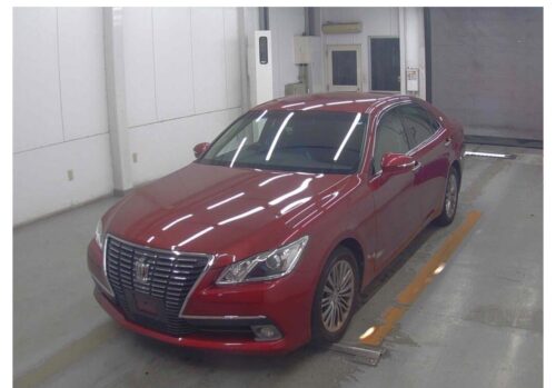 Toyota Crown 4D Royal Saloon 2013 - Imagen 2