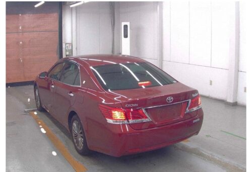 Toyota Crown 4D Royal Saloon 2013 - Imagen 3
