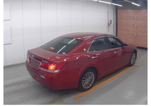 Toyota Crown 4D Royal Saloon 2013 - Imagen 4