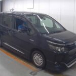 Toyota Voxy Hybrid V 2016