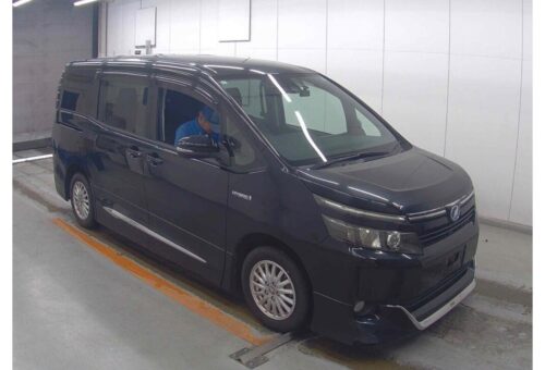 Toyota Voxy Hybrid V 2016