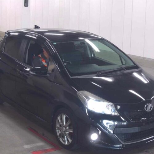 Toyota Vitz 5D RS 2011