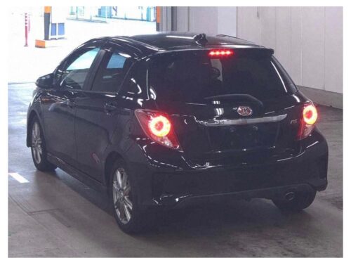 Toyota Vitz 5D RS 2011 - Imagen 3