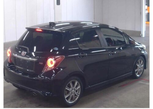 Toyota Vitz 5D RS 2011 - Imagen 4