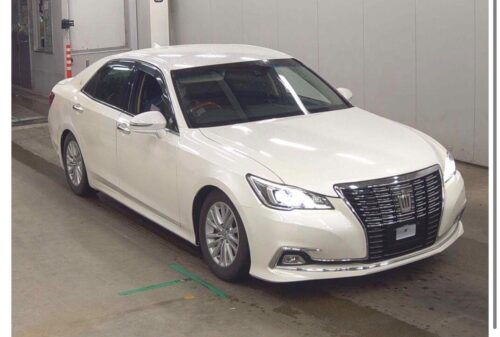 Toyota Crown 4D Royal Saloon 2017