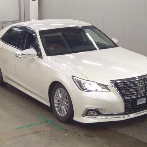 Toyota Crown 4D Royal Saloon 2017
