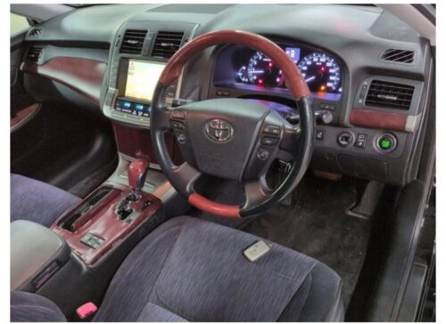 Toyota Crown Majesta A Type V8 2009 - Imagen 5