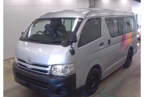 Toyota Hiace Wagon DX (10 Pasajeros) 2011 - Imagen 2