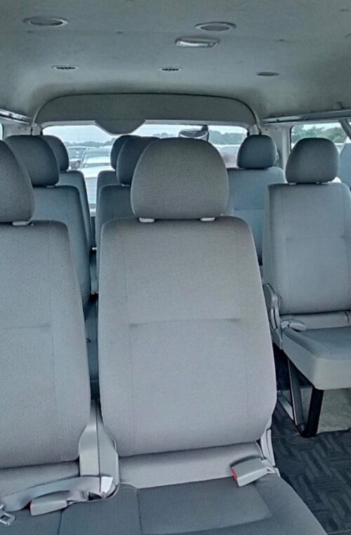 Toyota Hiace Wagon DX (10 Pasajeros) 2007 (Blanco) - Imagen 6
