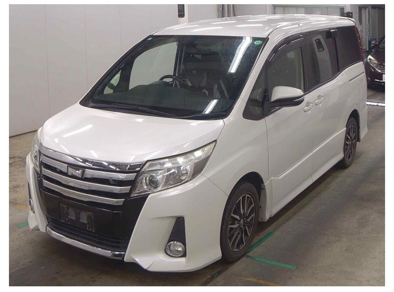 WhatsApp Image 2026-10-21 at 12.46.10 (1) Toyota Noah Si (7 Pasajeros) 2015 - Imagen 1