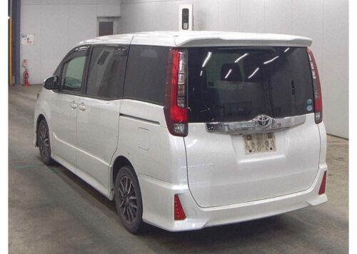 Toyota Noah Si (7 Pasajeros) 2015 - Imagen 4