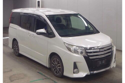 Toyota Noah Si (7 Pasajeros) 2015 - Imagen 2