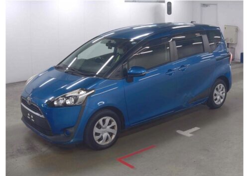 Toyota Sienta X (7 Pasajeros) 2015