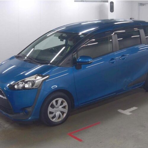 Toyota Sienta X (7 Pasajeros) 2015